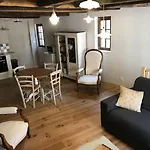 Petite Maison Medievale