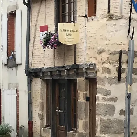 Petite Maison Medievale *