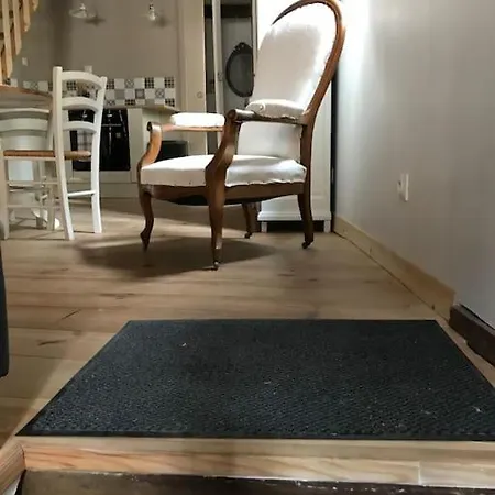 Petite Maison Medievale شقة