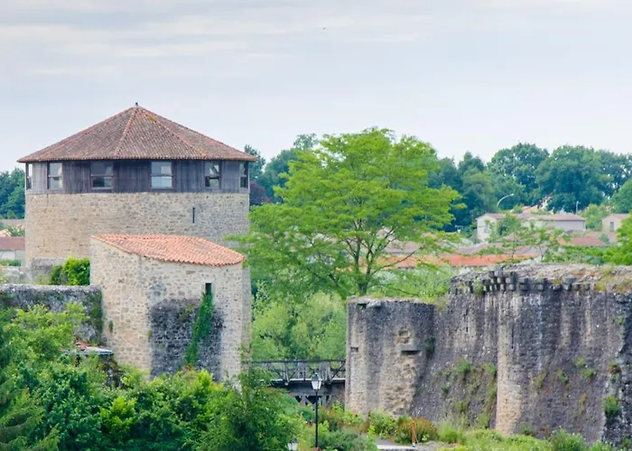 Petite Maison Medievale * Parthenay